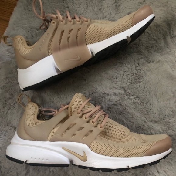 Nike Shoes - Like new Nike Prestos